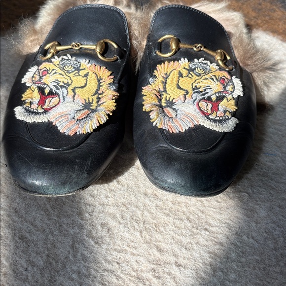 Gucci tiger horsebit fur Mules - Picture 3 of 5